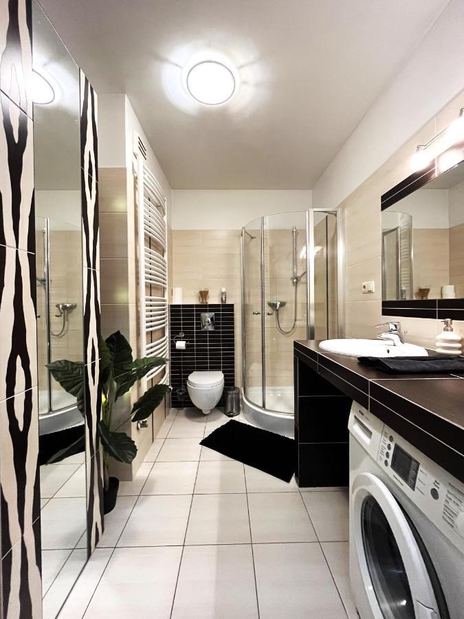 Jagielly Apartment ~ Self Check-In 24H ~ Parking & Lift Breslavia Exterior foto